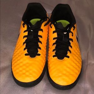 Maci Stax Nike men’s indoor soccer cleats